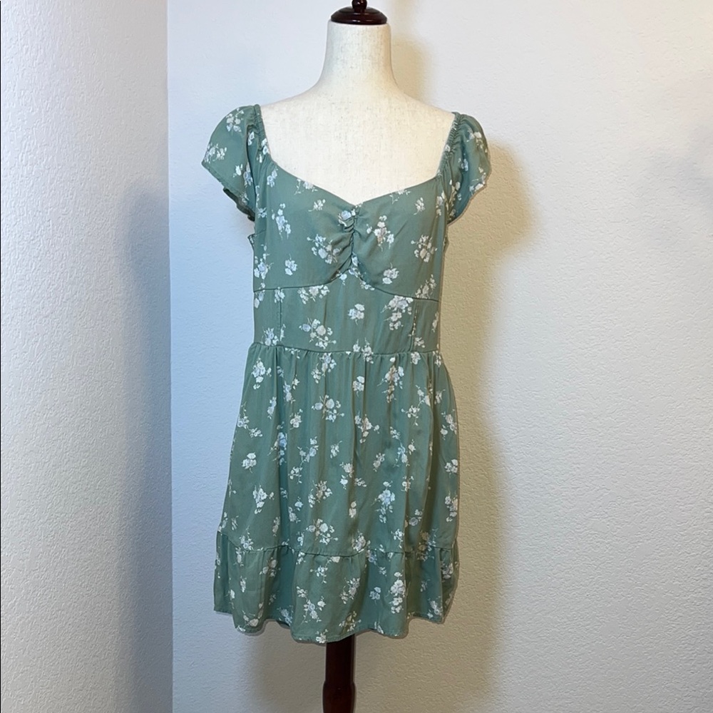 Hollister Green Tiered Skater Skirt Knee-Length Casual - Picture 2 of 9